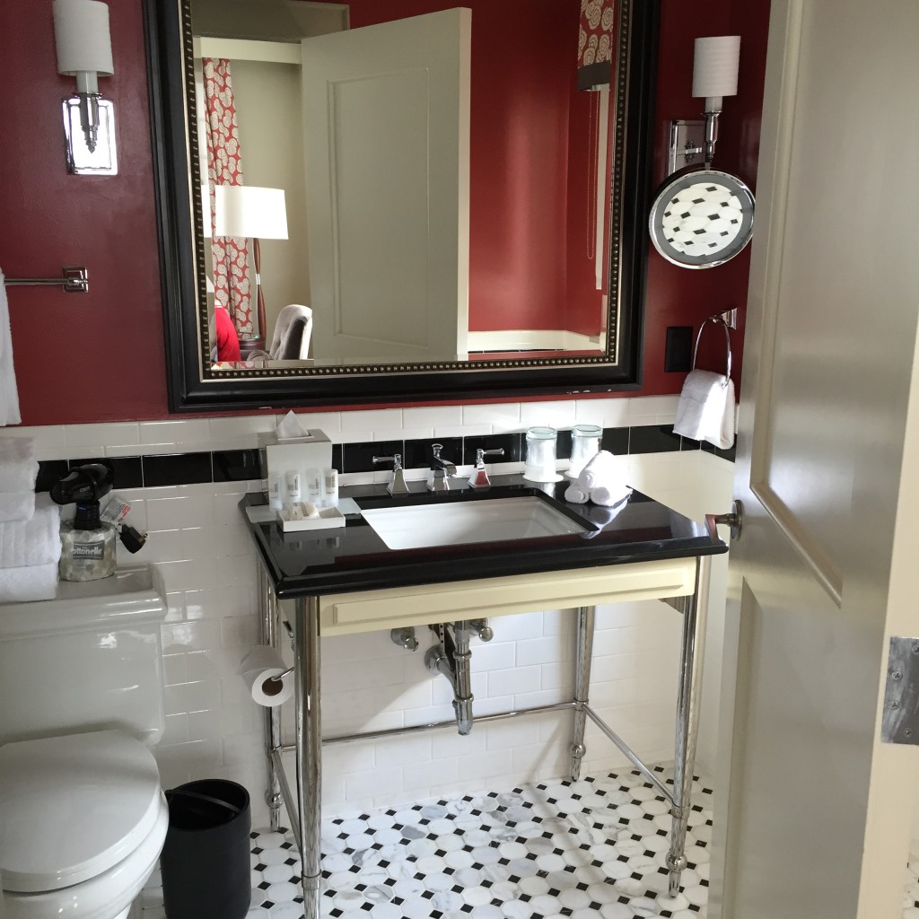 Le Meridian Stoneleigh - Dallas Texas - Hotel Room Bathroom